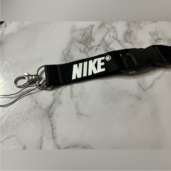 Black Nike lanyard - Picture 2 of 2
